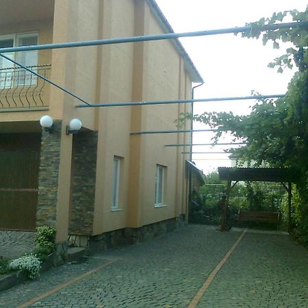 Hotel Domashnya Saduba Mukačevo Esterno foto