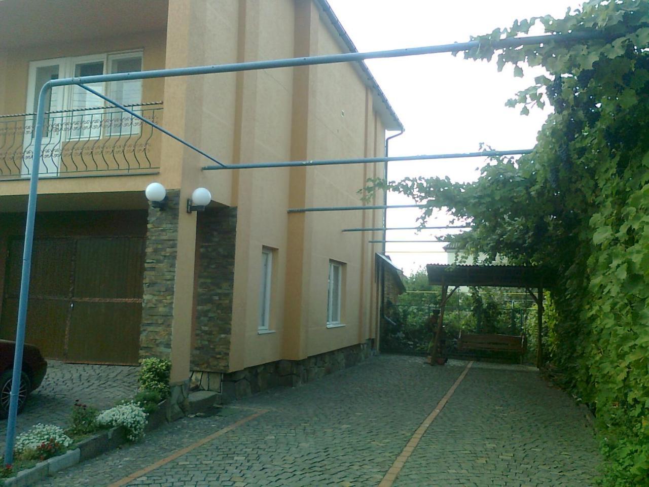 Hotel Domashnya Saduba Mukačevo Esterno foto